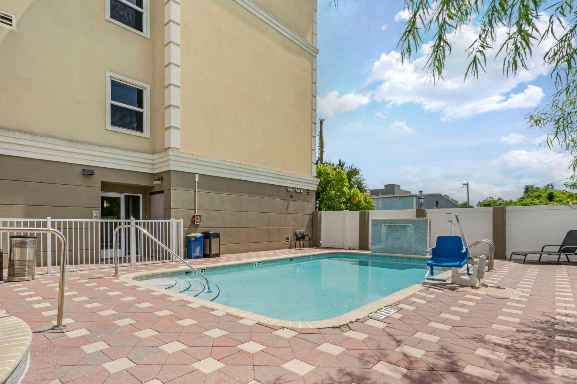 Country Inn & Suites By Radisson, Tampa Airport North, Fl Εξωτερικό φωτογραφία